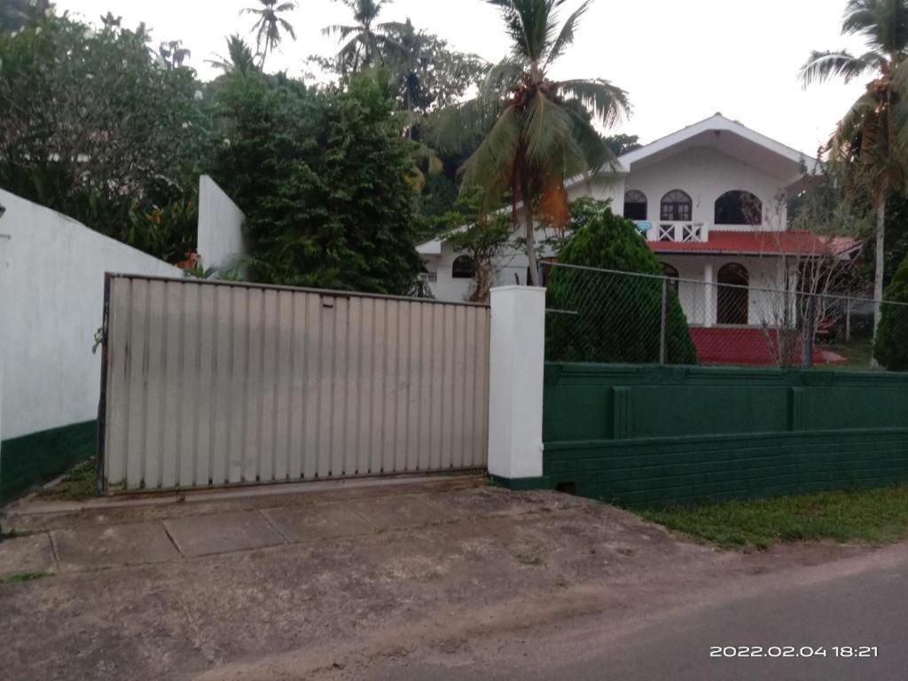 Unawatuna White Villa Ngoại thất bức ảnh