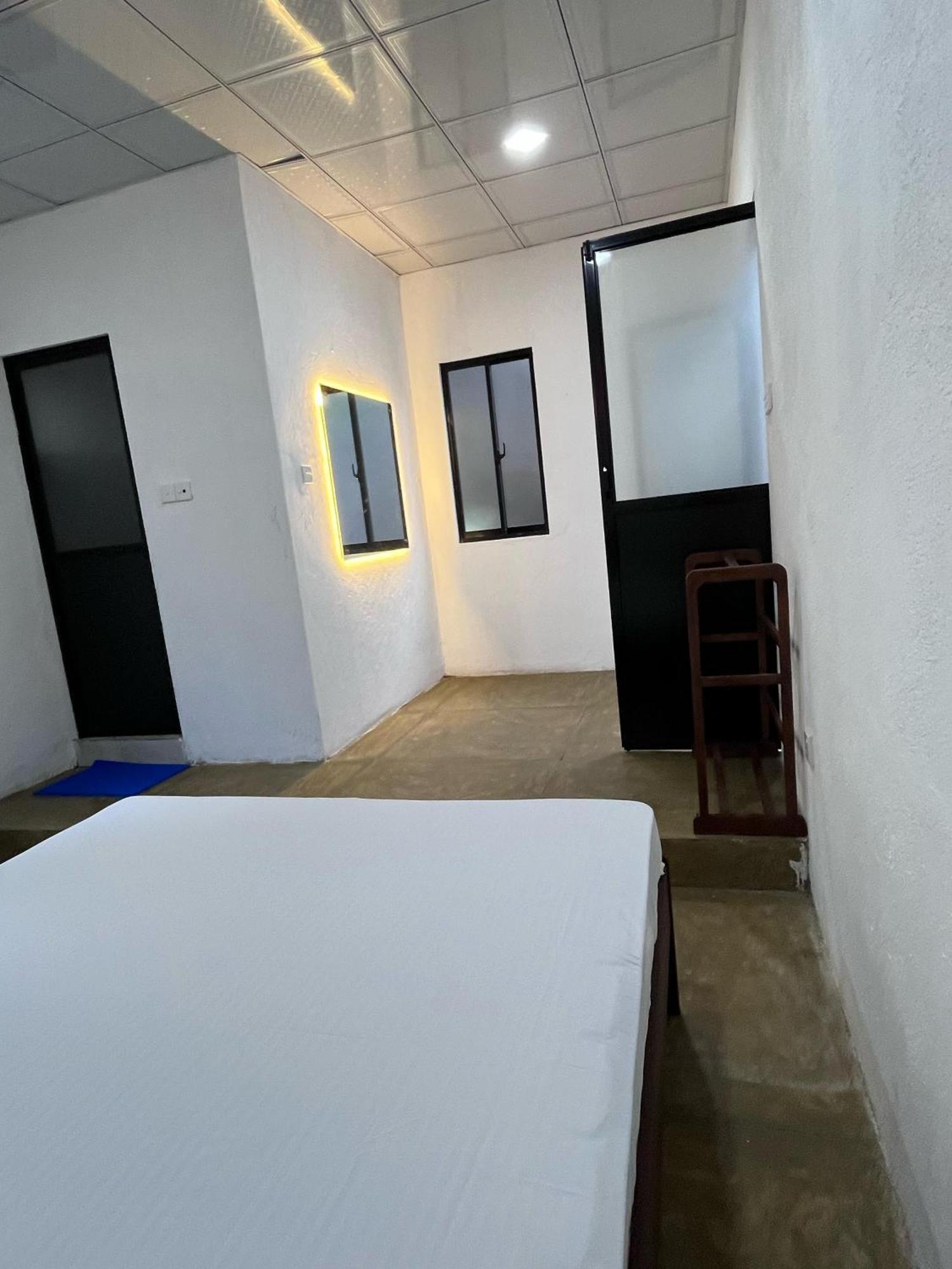 Unawatuna White Villa Ngoại thất bức ảnh