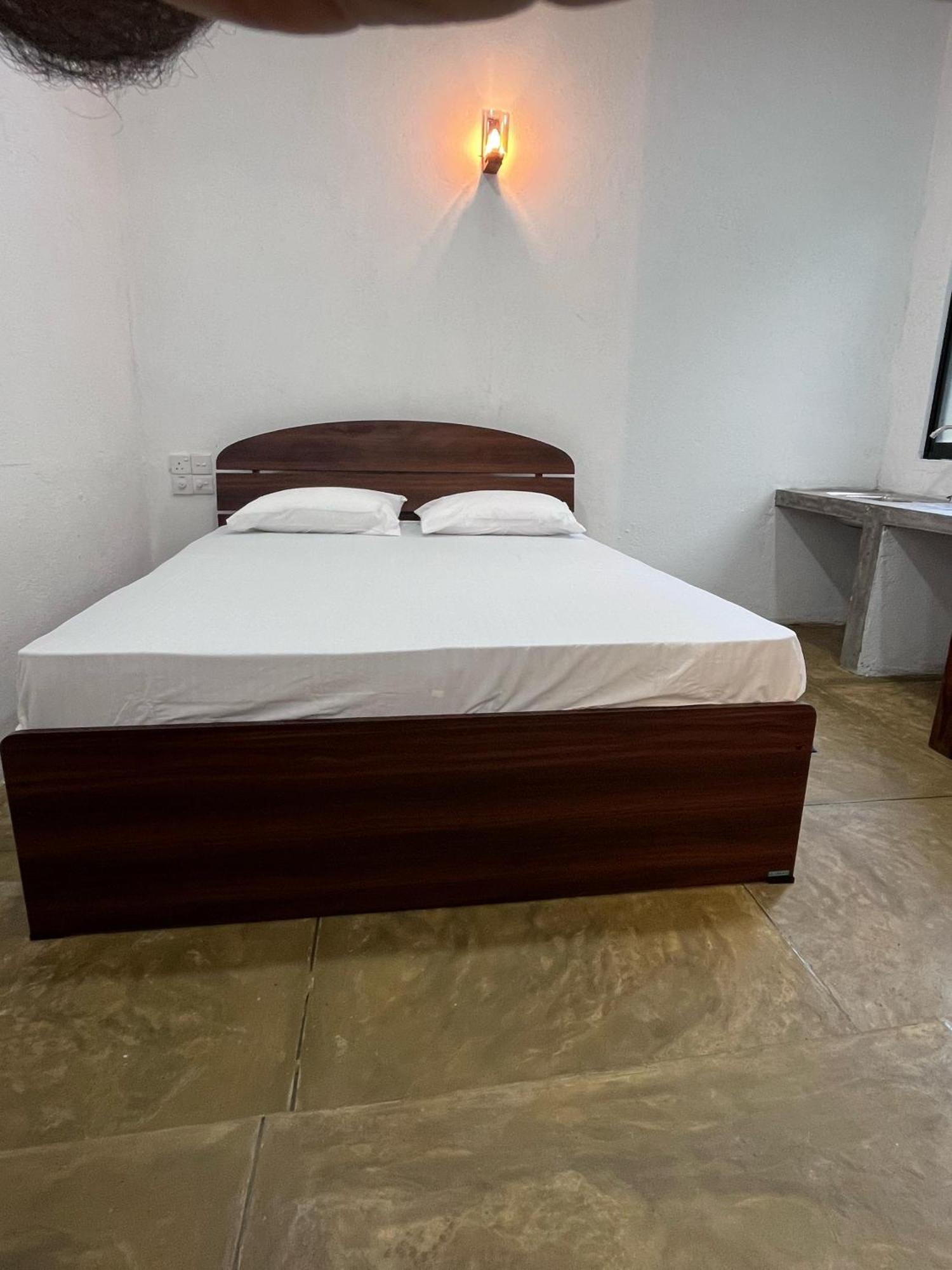 Unawatuna White Villa Ngoại thất bức ảnh