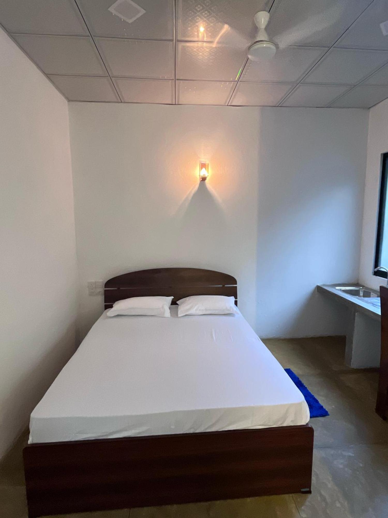 Unawatuna White Villa Ngoại thất bức ảnh